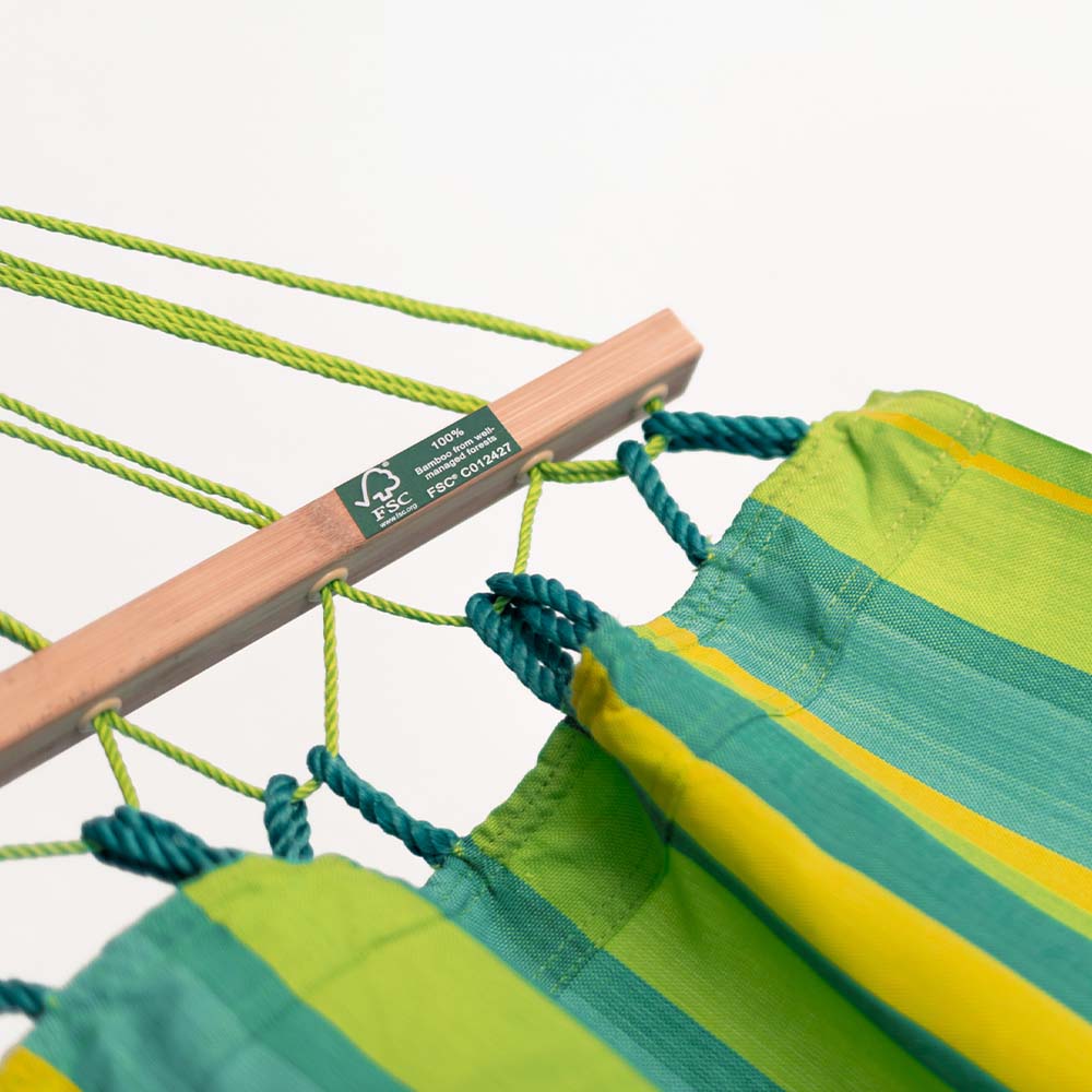 alisio-lime-single-xl-weatherproof-hammock-with-bars-fsc-wood-home-garden-handmade-multicolor-green-detail
