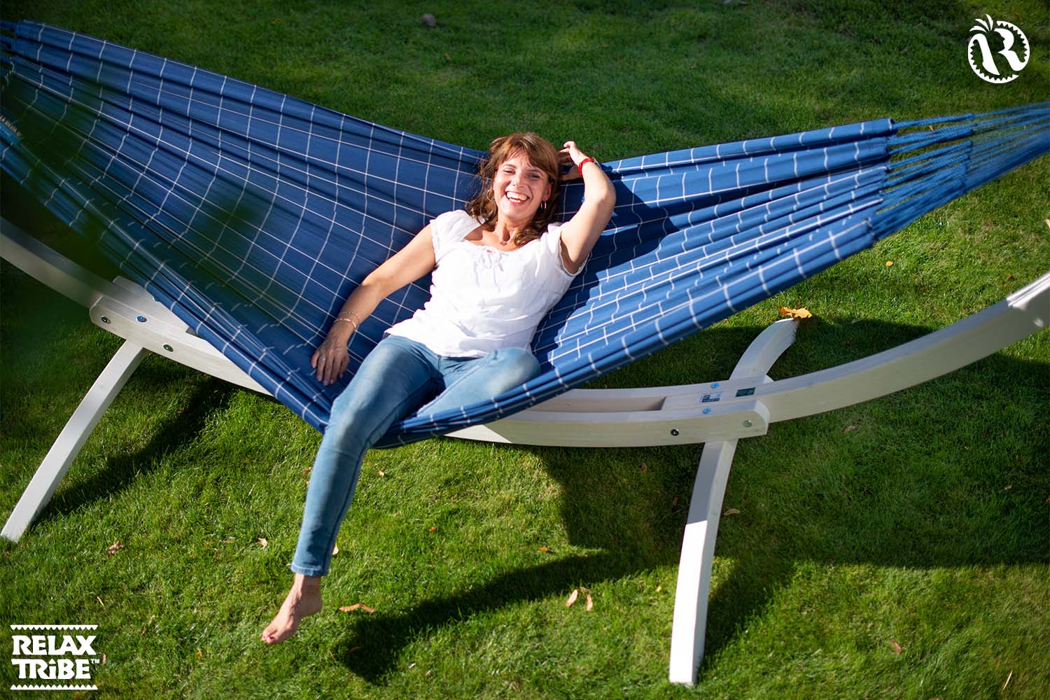brisa-marine-weatherproof-hammock-home-garden-handmade-dark-blue-pattern-wood-stand