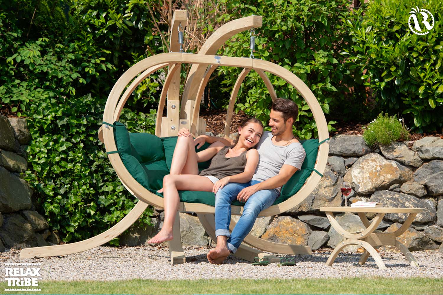 globo-royal-stand-xl-hanging-chair-frame-fsc-wood-home-garden-weatherproof-and-globo-royal-verde-and-tavolino