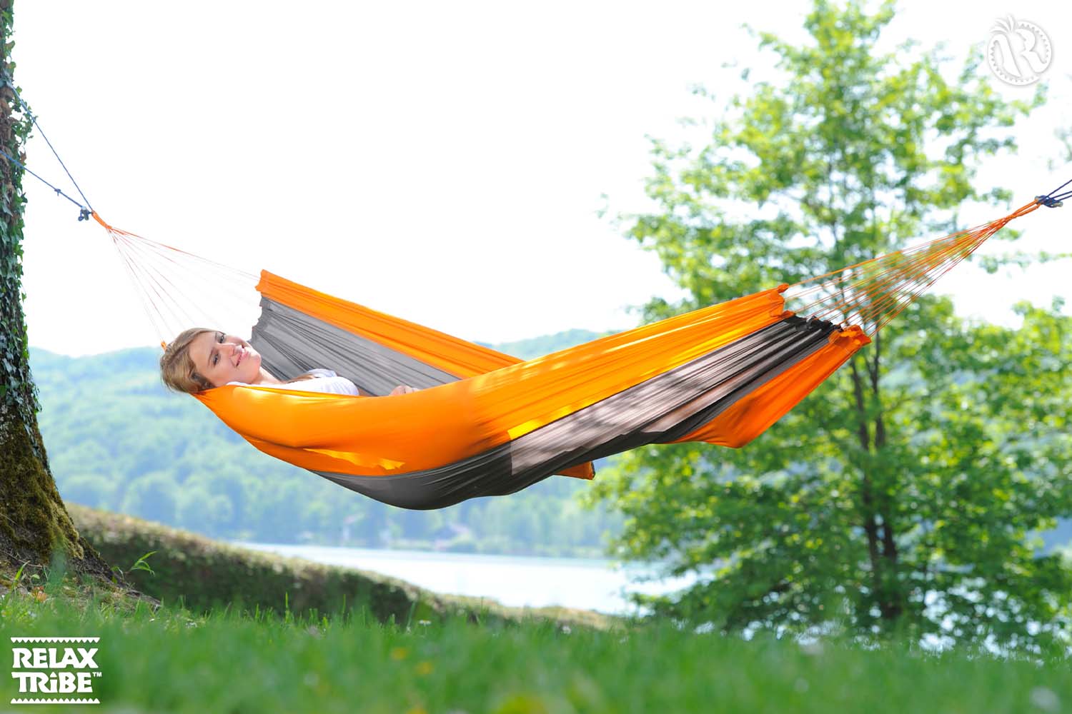 silk-traveller-techno-single-portable-travel-hammock-for-outdoor-camping-orange-grey-trees
